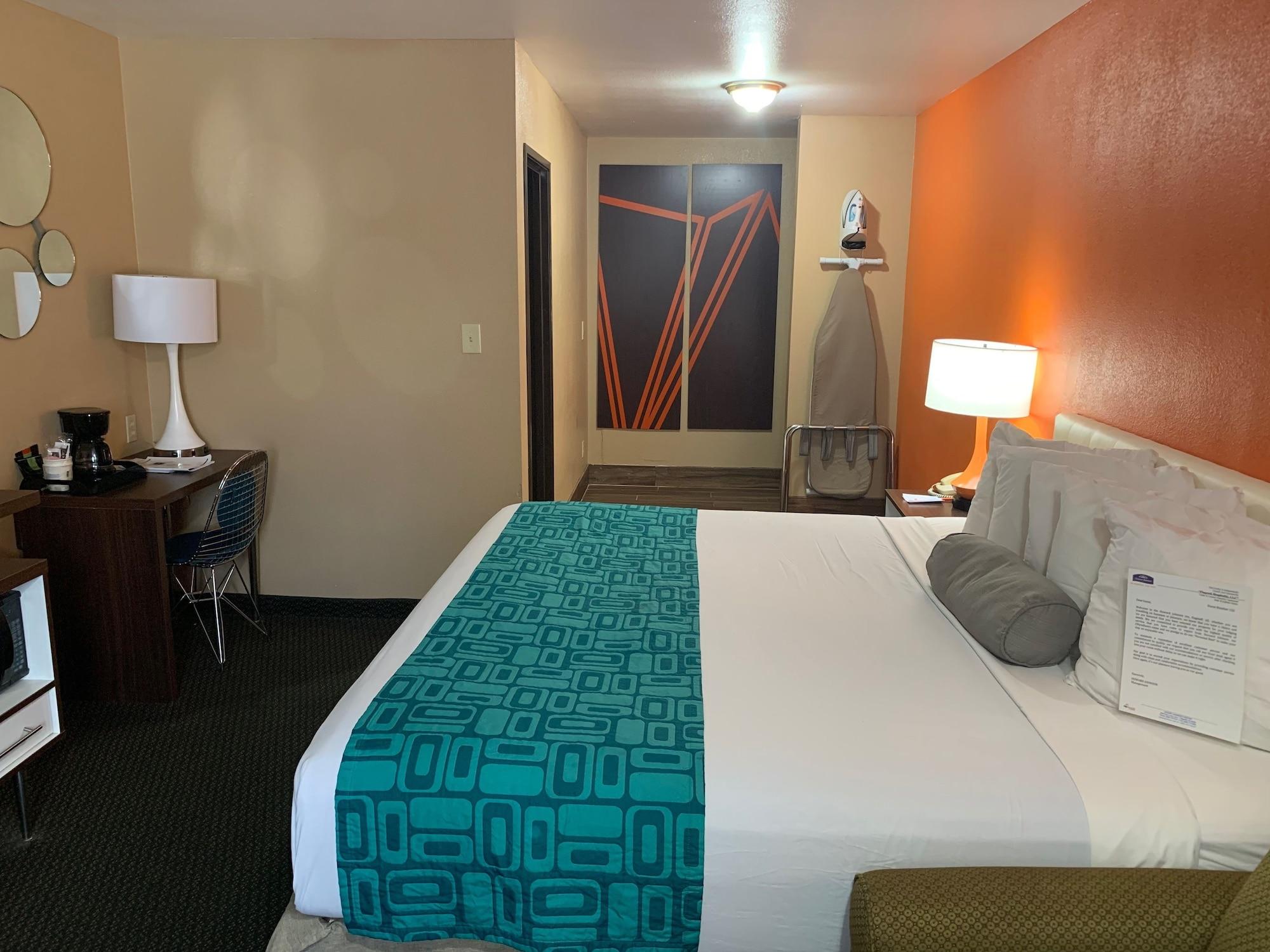 ฮาวเวิร์ด จอห์นสัน บาย วินด์แฮม แฟล็กสตาฟ I-40 อีสต์ ลัคกี้เลน Hotel แฟลกสตาฟ ภายนอก รูปภาพ