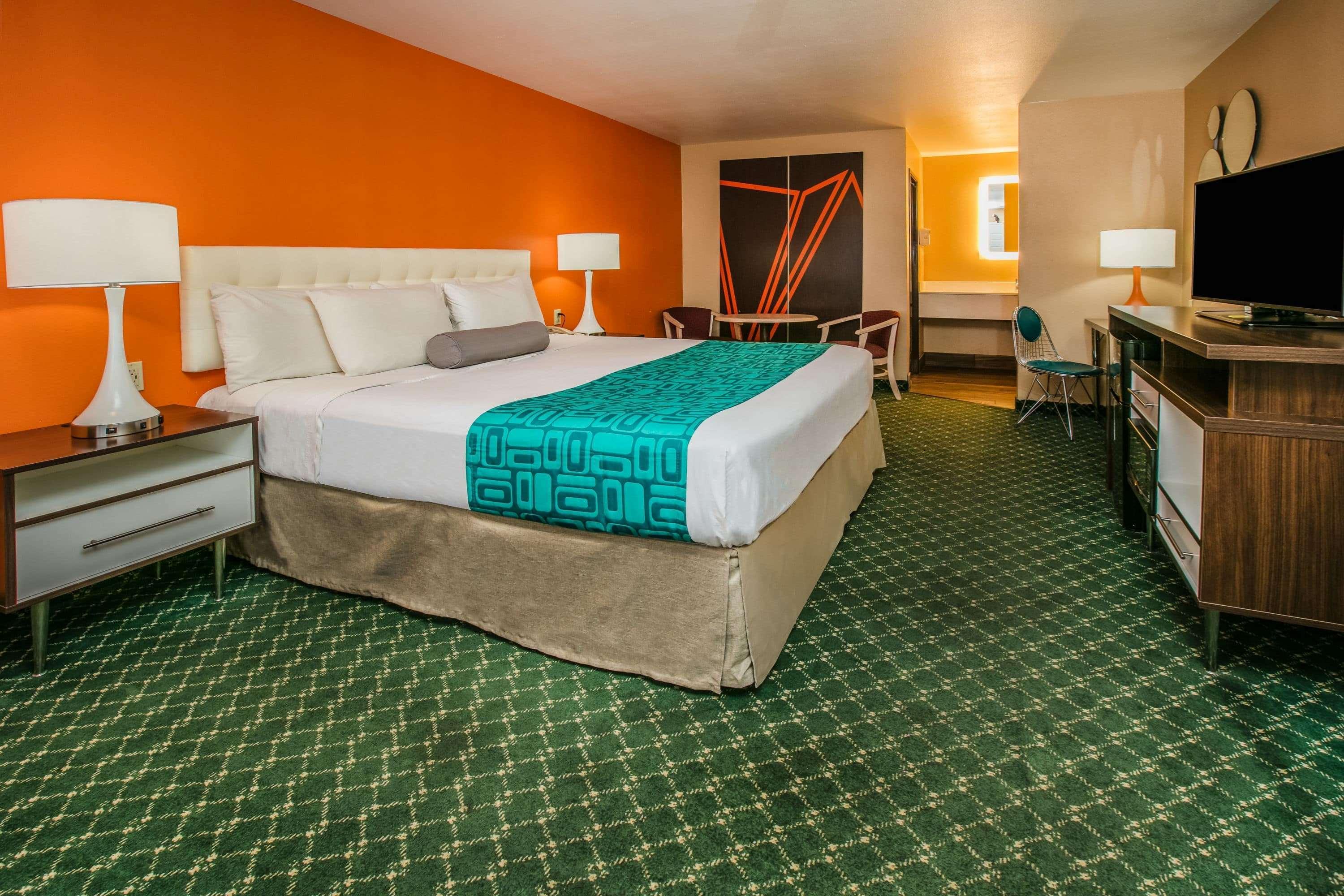 ฮาวเวิร์ด จอห์นสัน บาย วินด์แฮม แฟล็กสตาฟ I-40 อีสต์ ลัคกี้เลน Hotel แฟลกสตาฟ ภายนอก รูปภาพ