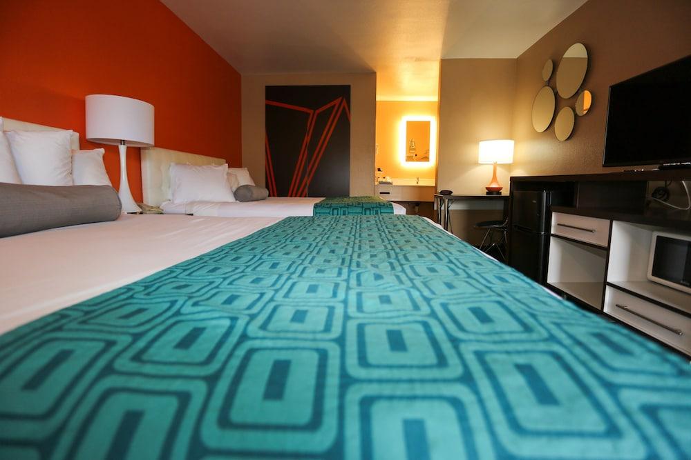 ฮาวเวิร์ด จอห์นสัน บาย วินด์แฮม แฟล็กสตาฟ I-40 อีสต์ ลัคกี้เลน Hotel แฟลกสตาฟ ภายนอก รูปภาพ