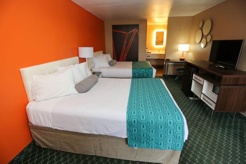 ฮาวเวิร์ด จอห์นสัน บาย วินด์แฮม แฟล็กสตาฟ I-40 อีสต์ ลัคกี้เลน Hotel แฟลกสตาฟ ภายนอก รูปภาพ