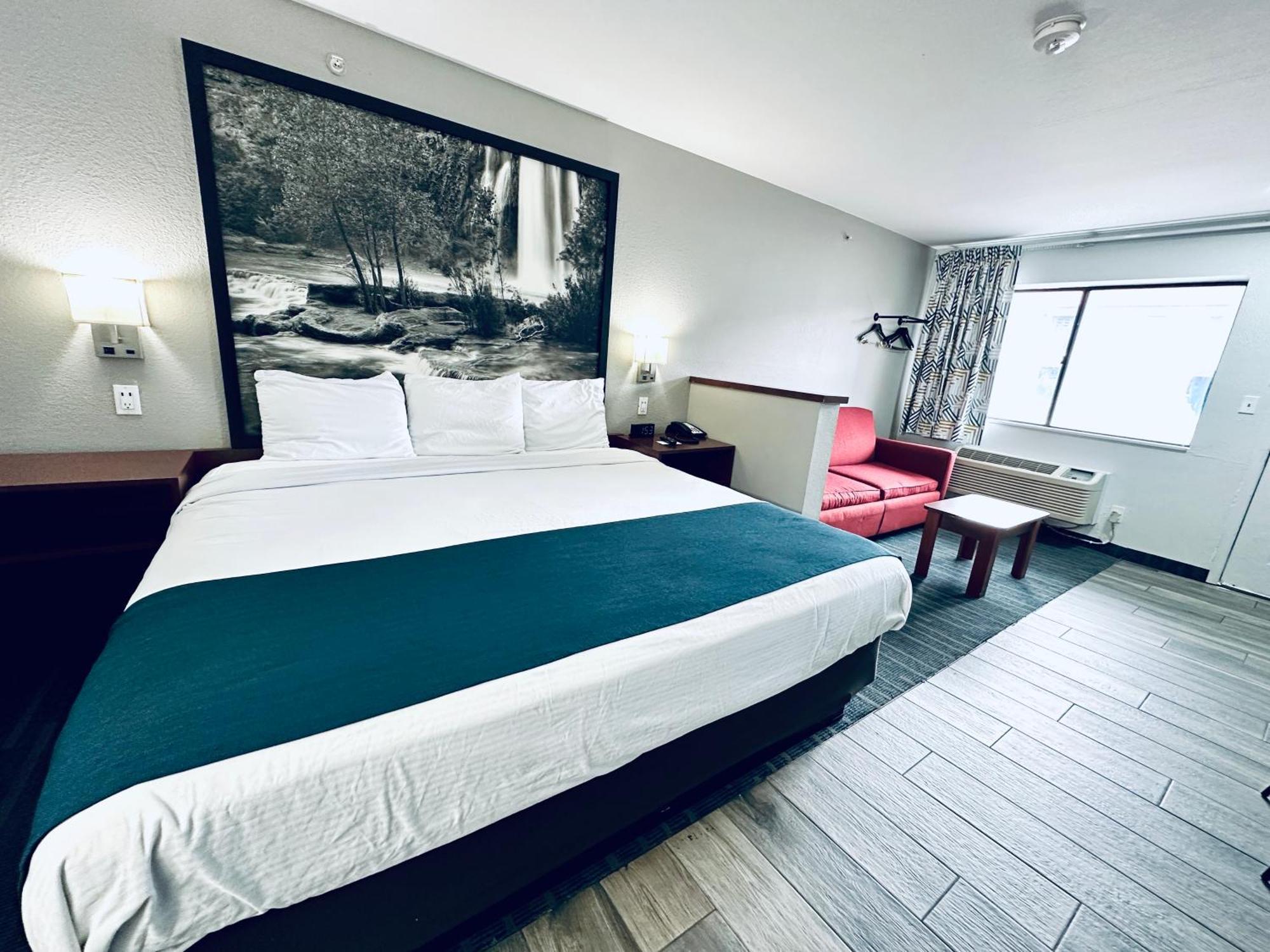 ฮาวเวิร์ด จอห์นสัน บาย วินด์แฮม แฟล็กสตาฟ I-40 อีสต์ ลัคกี้เลน Hotel แฟลกสตาฟ ภายนอก รูปภาพ