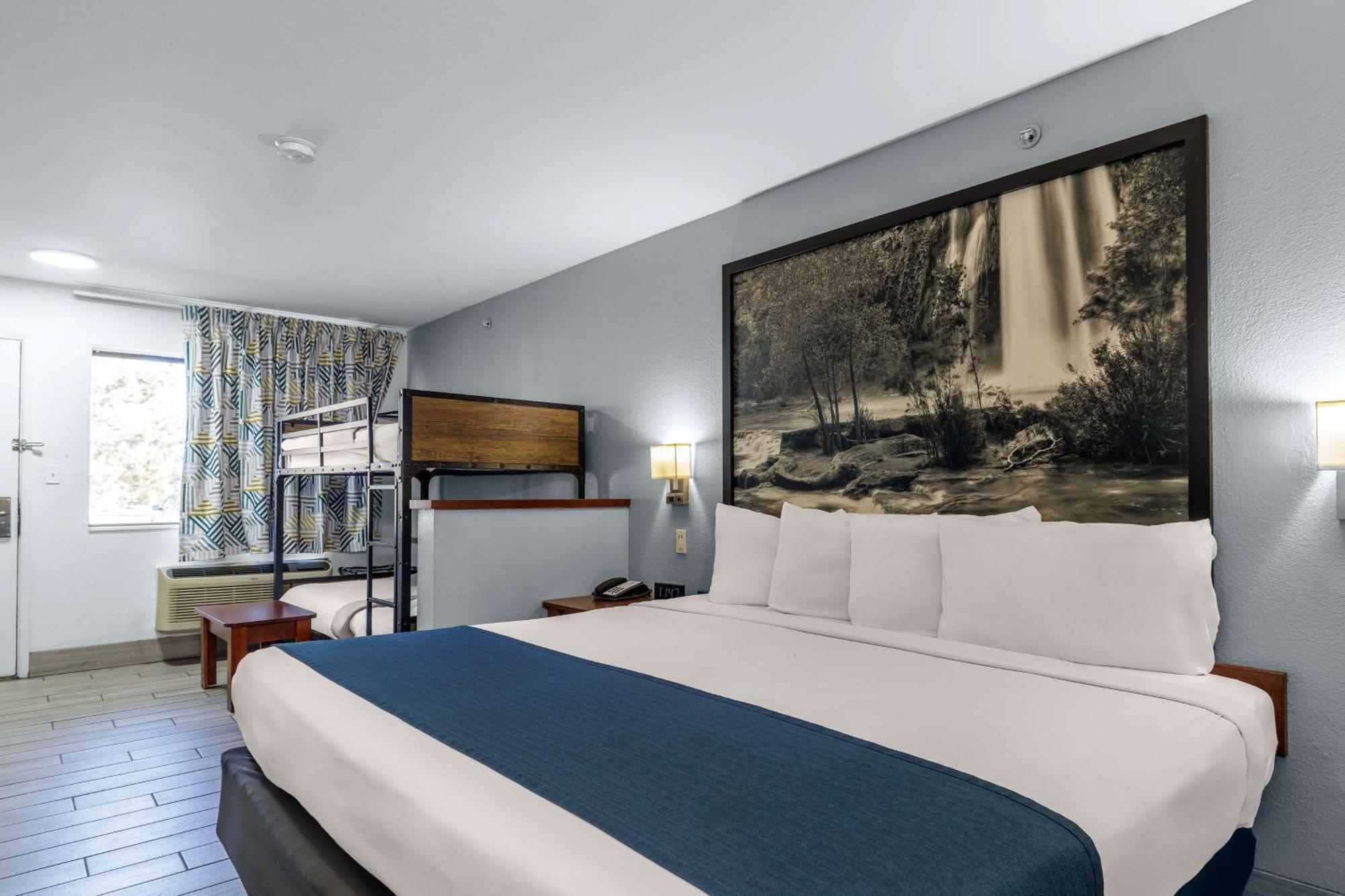 ฮาวเวิร์ด จอห์นสัน บาย วินด์แฮม แฟล็กสตาฟ I-40 อีสต์ ลัคกี้เลน Hotel แฟลกสตาฟ ภายนอก รูปภาพ