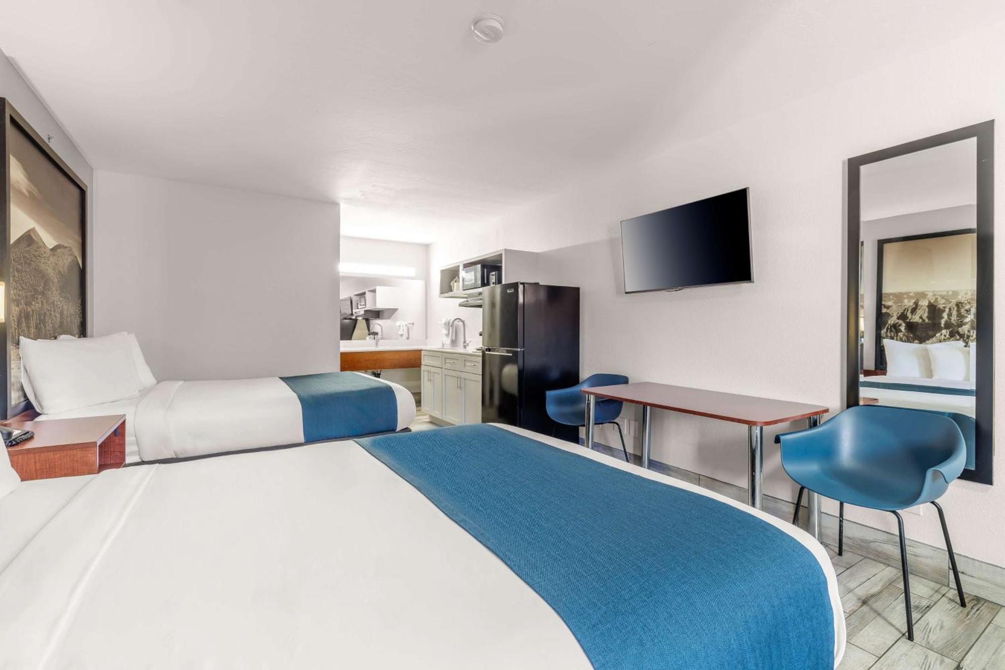 ฮาวเวิร์ด จอห์นสัน บาย วินด์แฮม แฟล็กสตาฟ I-40 อีสต์ ลัคกี้เลน Hotel แฟลกสตาฟ ภายนอก รูปภาพ