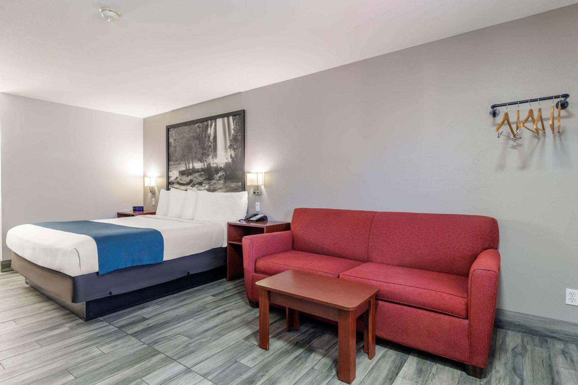 ฮาวเวิร์ด จอห์นสัน บาย วินด์แฮม แฟล็กสตาฟ I-40 อีสต์ ลัคกี้เลน Hotel แฟลกสตาฟ ภายนอก รูปภาพ