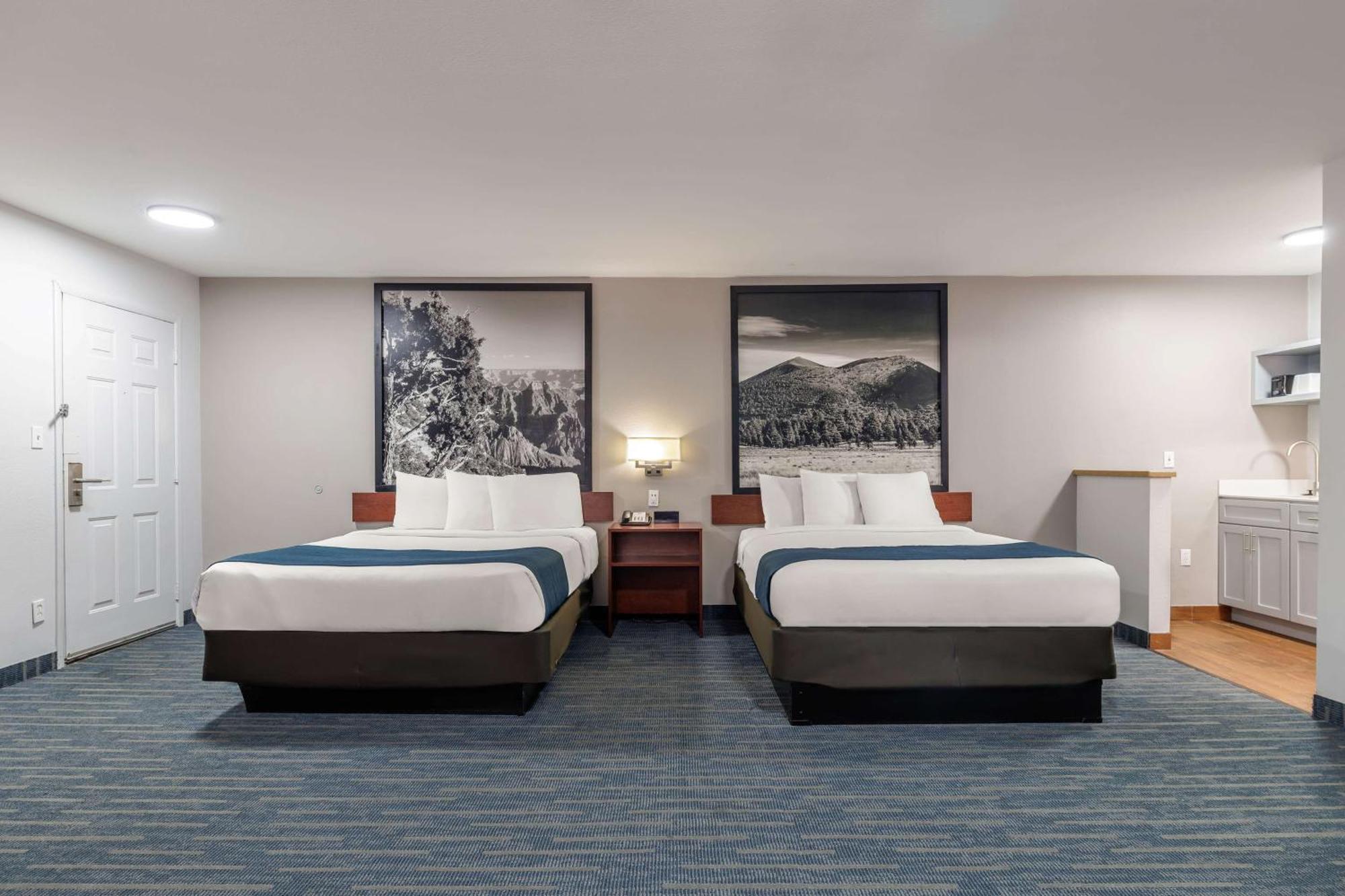 ฮาวเวิร์ด จอห์นสัน บาย วินด์แฮม แฟล็กสตาฟ I-40 อีสต์ ลัคกี้เลน Hotel แฟลกสตาฟ ภายนอก รูปภาพ