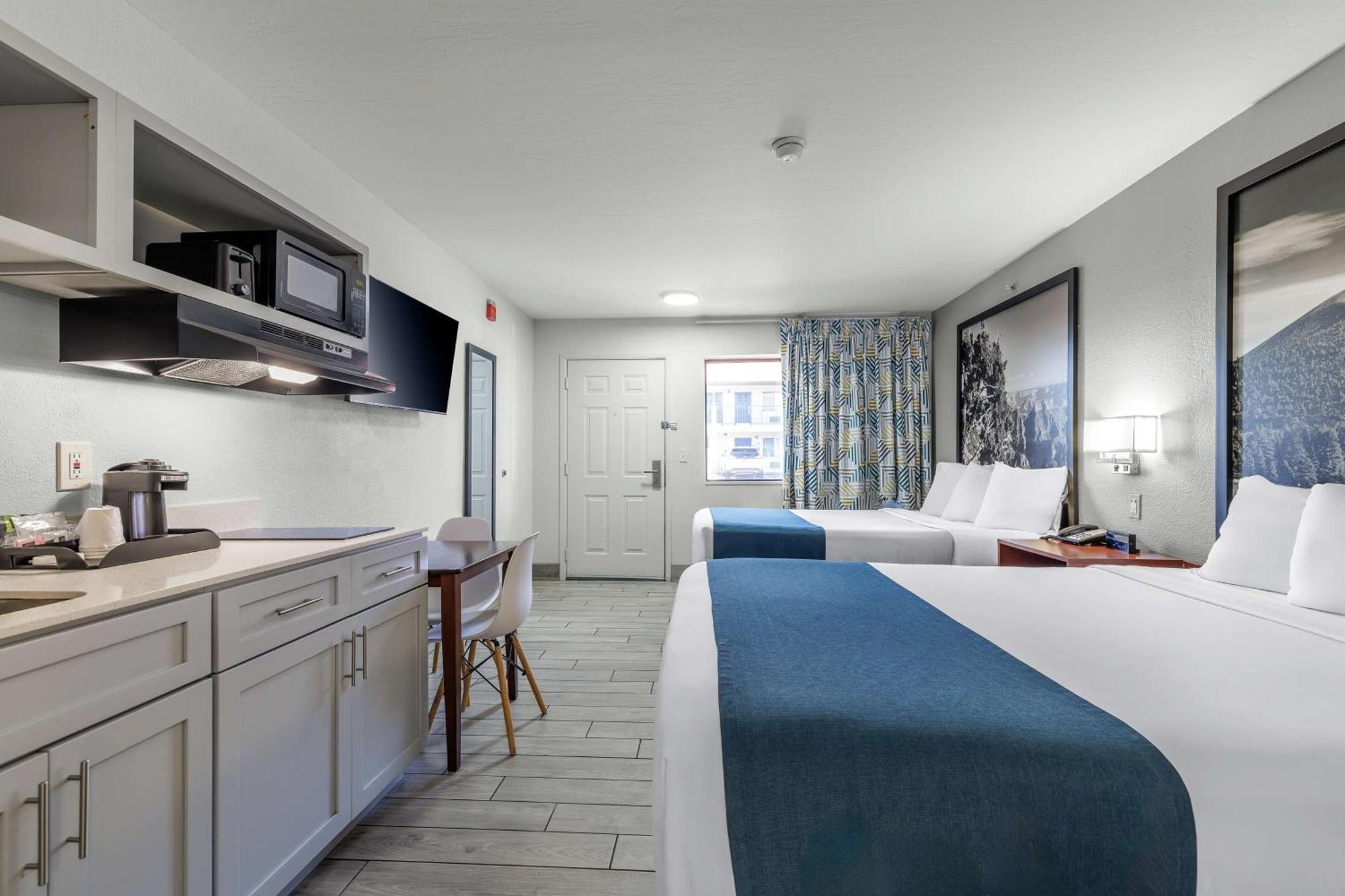 ฮาวเวิร์ด จอห์นสัน บาย วินด์แฮม แฟล็กสตาฟ I-40 อีสต์ ลัคกี้เลน Hotel แฟลกสตาฟ ภายนอก รูปภาพ